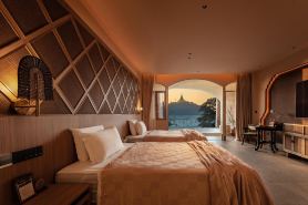 Lanxi Golden Pagoda Sunset Hotel in Mangshi