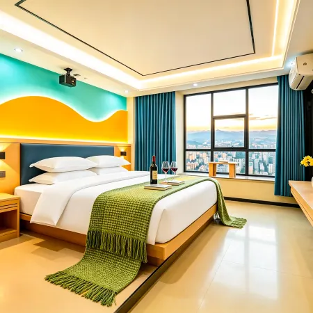 Lanfeng Holiday Hotel (Puning International Commodity City E-Shopping Mall)