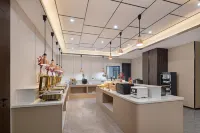 ROYGEM Hotel (Jianshe Middle Road Miluo, Miluo) - parking