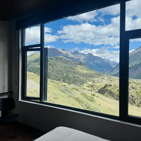 Yula Mountain Lodge (Jionglacuo Tourist Service Center)