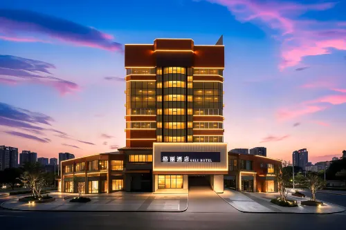 Gree Hotel (Hezhou Lingfeng SquareFar East Financial Center) - Mountain view