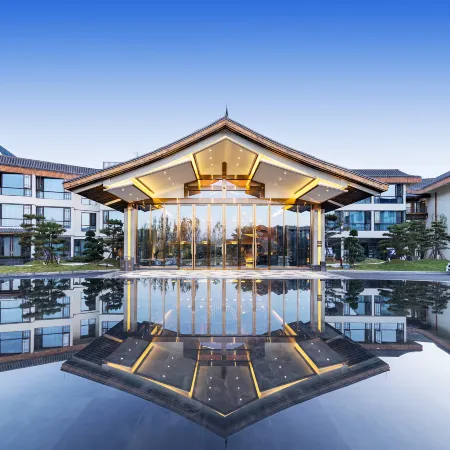 Howard Johnson Lake Serenity hot springs hotel Xichang