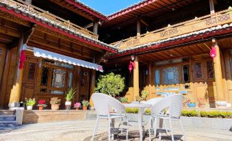 Huayang Nianhua Homestay (Lijiang Ancient City Branch)