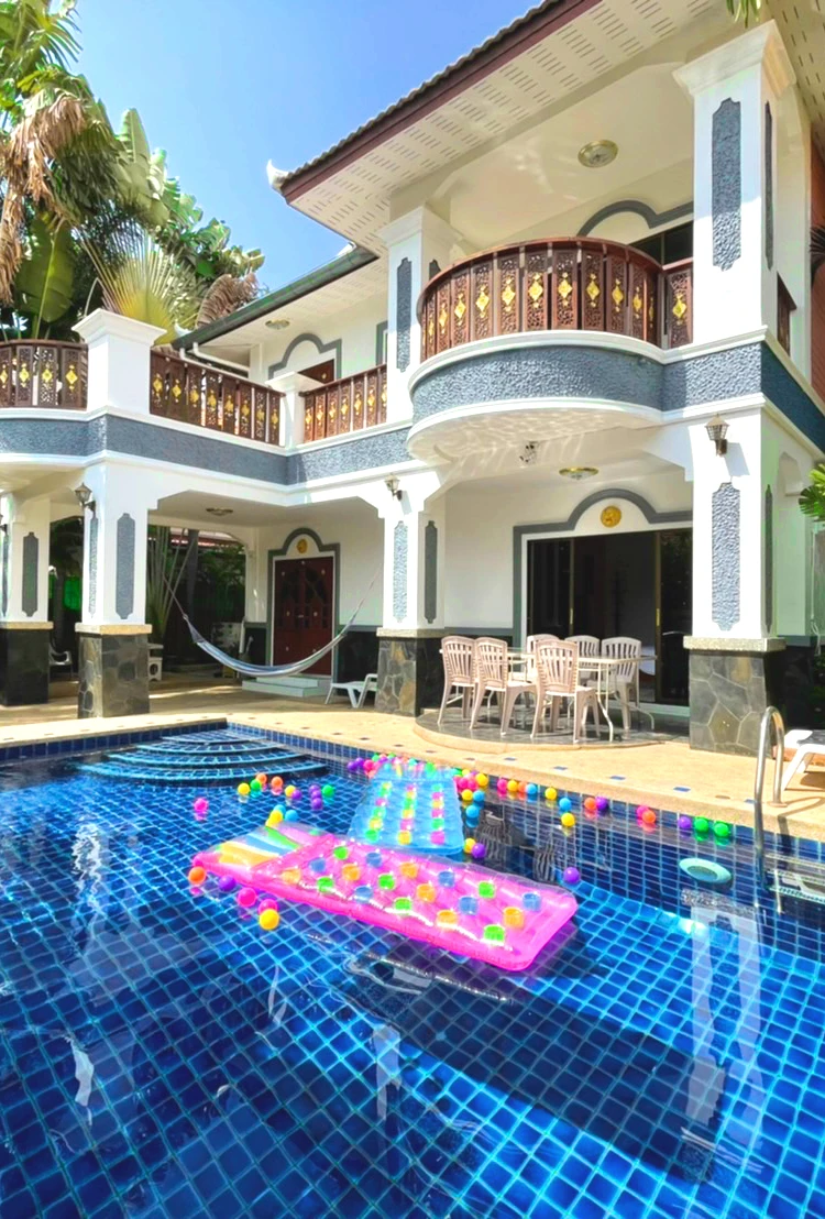 รูปภาพของMadee Villa - Pattaya Holiday House Walking Street 6 Bedrooms