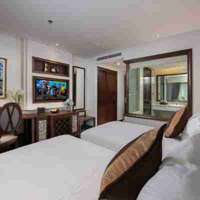 The Q Hotel Rooms