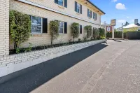 Coach House Launceston Hotels near Quercus Park