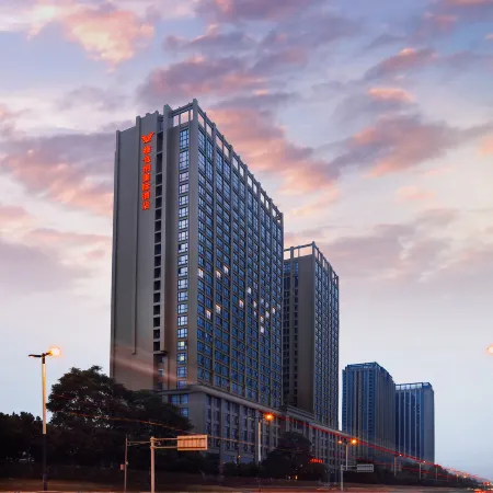 Vienna International Hotel (Chengdu Longquan Automobile City Aviation Academy Branch)