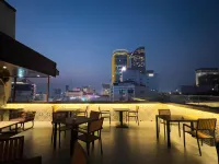 Aurea Central Hotel Hotels near Central Mall