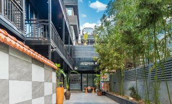 Yacuo Bieyuan Hostel