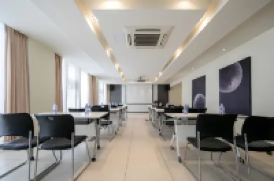 Jinjiang Inn Select (Xiangyang Second Qichecheng South Road)