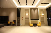 Homeinn Plus Hotel (Danzhou Summer Square Bus Station)