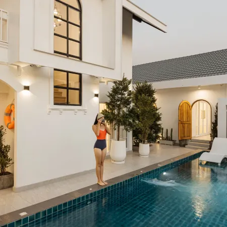 Zenzen Pool Villa