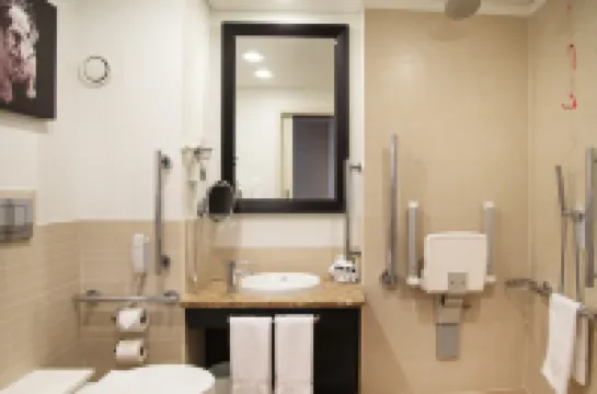 Pestana Chelsea Bridge Hotel & SPA Hotels near Brooke Hall