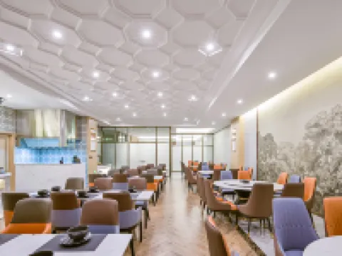 Vienna International Hotel (anyang Linzhou Hongqiqu Avenue Branch) Hotels in Linzhou