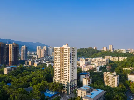 Starway Hotel (Chongqing Yongchuan Central Avenue Branch) Отели рядом с достопримечательностью «College of Science and Technology， Chongqing University»