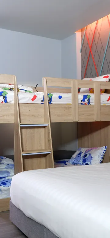 ห้องครอบครัวที่มี 1 เตียงคิงและ 1 เตียงสองชั้น