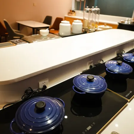 jiaxian Qiantian Holiday Hotel