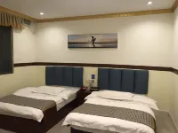 Guangning Huaxia Business Hotel