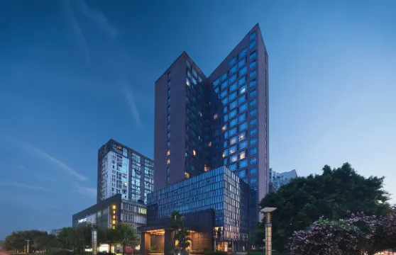 閬中雲璽大酒店（中央天街市政府店）