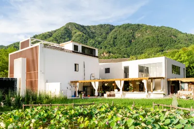 Weijian Mountain Dye Homestay Hotels near Shengjingshan Passenger Transport Terminal