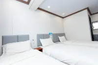 Home Inn Huayi (Qingdao Huangdao Boli Town) Bainiaoyuan周辺のホテル