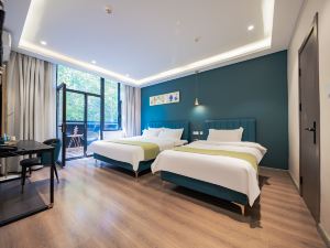 Wutong Inn Mercure Designer Hotel (Xi'an Bell and Drum Tower and Hepingmen Subway Station)