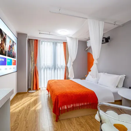 Xiyue Movie Hotel (Xingyang Wuyue Plaza Zhengzhou West Railway Station)