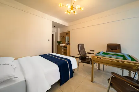 Fenglingju Hotel (Zhengzhou North Ring Aquarium) Отели рядом с достопримечательностью «North China University of Water Resources and Electric Power Relational Area»