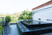 The Jadin de Air Hot Spring Villa Hotels in Taishan