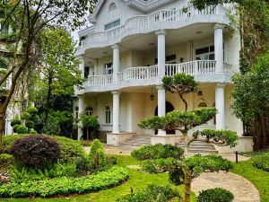 Haiyan Nanbei Lake Jinniushan Manor