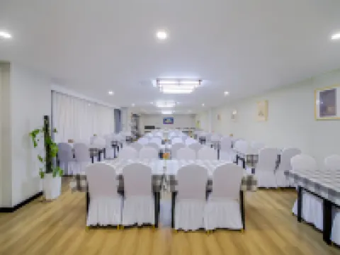 Gemei Hotel (Kaifeng Drum Tower Square Daxiangguosi Branch) Hotels in Kaifeng