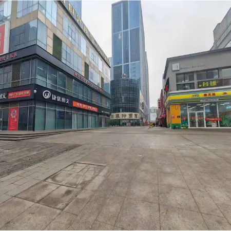 Xingmu Boutique Audio-Visual Apartment (Shenyang North Station Huafu)
