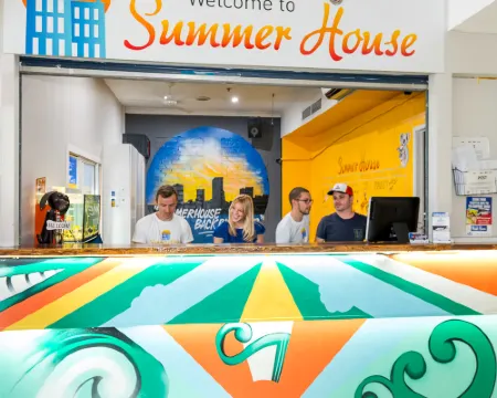 ซัมเมอร์ เฮาส์ บริสเบน - โฮสเทล โรงแรมในบริสเบน