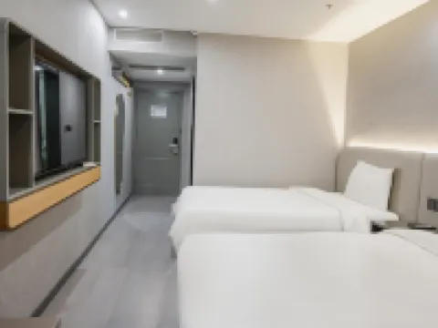 Four Seasons Hotel (Shenglong Street Branch) Hotels in Laiyang