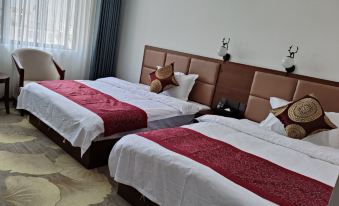 Longling Qiaoxiang Grand Hotel