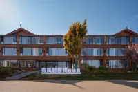 Windy Lake View Resort Hotel