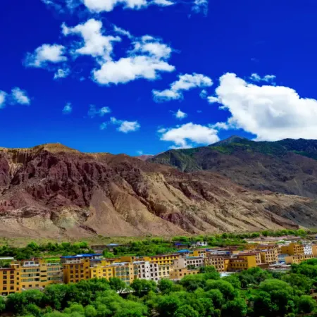 Basu Kangcheng Oxygen Supply Hotel (National Highway G318 County Government)