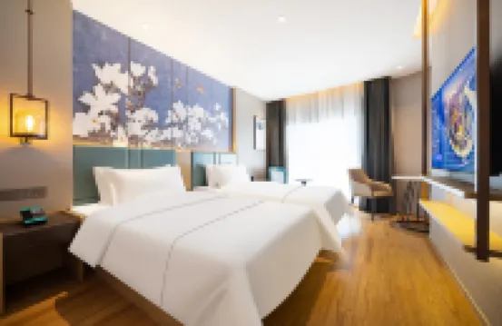Magnotel Hotel (Dalian People's Square Dongguan Street Branch) Hotels near Xigang District