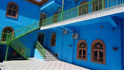 Pengjing Homestay (Kashgar Xiangfei Yuan Scenic Area) Hotels near Xiang Fei Park