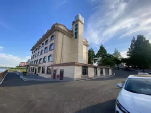 GELI Hotel (Shanghai Shifandaxue Fushu Pudong Lingang Zhongxue Hangwan Road) Hotels in Shanghai