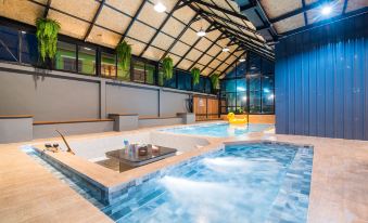 Beach Access Giant Pool Villa 6BR - VVH11.3