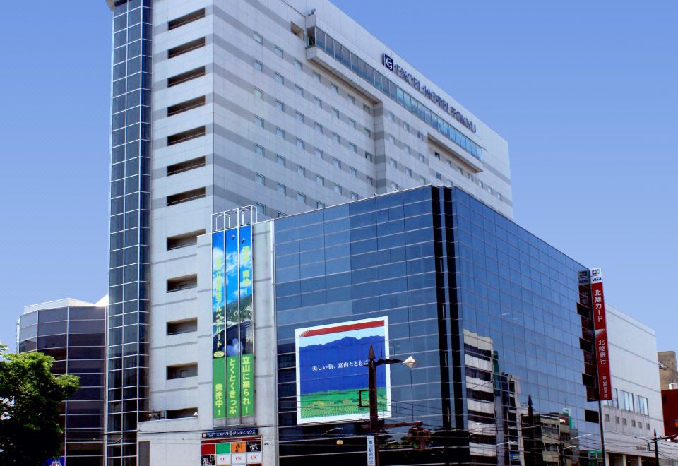 도야마 엑셀 호텔 도큐의 외부 모습