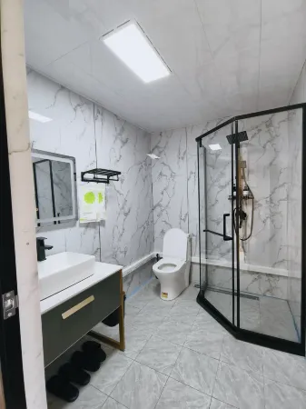 Lin Hu  JIu  DIan Отели рядом с достопримечательностью «Ranwu Lake International Self-Driving Campground»