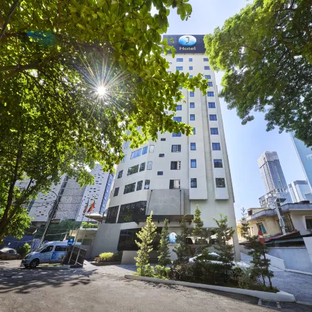 J-Hotel by Dorsett Отели рядом с достопримечательностью «Развлекательный центр TREC KL»