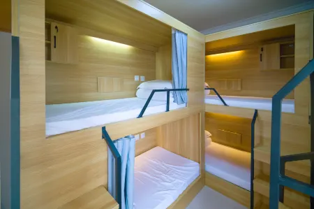 Shangshangqian Female Hostel (Chongqing Jiefangbei Area/Hong Ya Dong)