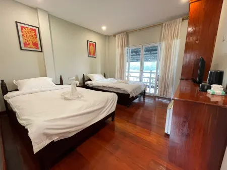 Mekong Moon Inn II