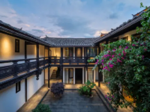 麗江古城·半山無喧境パノラマ美宿(大水車) 麗江のホテル