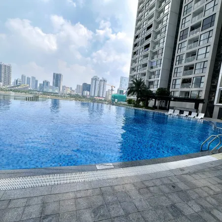 Ember Housing - Vinhomes Skylake Apartment My Dinh Near Keangnam