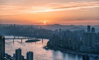 Chongqing Yishi High-altitude River View Apartment (Jiefangbei Hongyadong Branch)