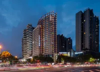 Chengshi Fangzhou E-sports Homestay (Liupanshui Railway Station Wanda Plaza)
